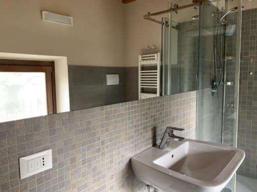 Agriturismo la Terzola 3.0, camera matrimoniale/doppia con letti singoli a Fiorenzuola d'Arda (Piacenza)