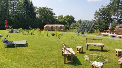 l'igloo, ongewoon logiespark, België, Les refuges du chalet. 