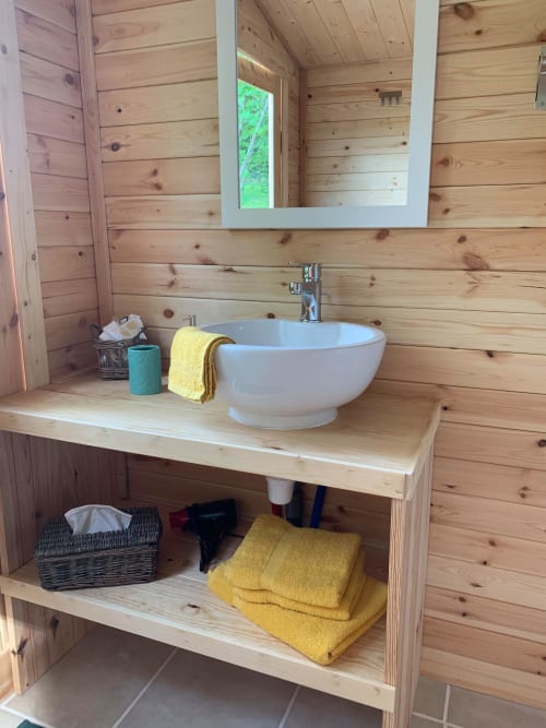 safari lodge tent - private bathroom - maison d'hôtes de La Boissière at Andillac - Tarn