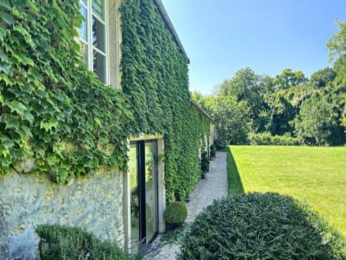 Façade externe, domaine des Grattières, chambre d'hôtes. 
