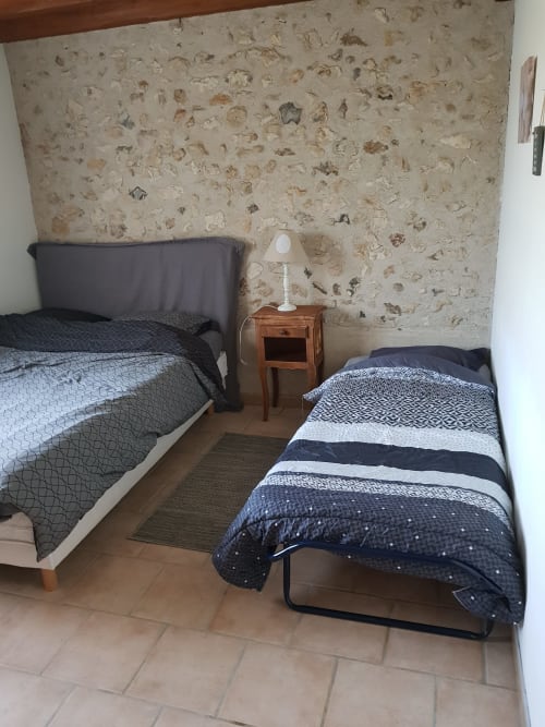 Extra bed for children < 12 years 