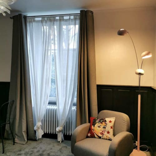 Chambre avec espace détente, chambre d'hôtes proche de Crémieux, cité médiévale. 