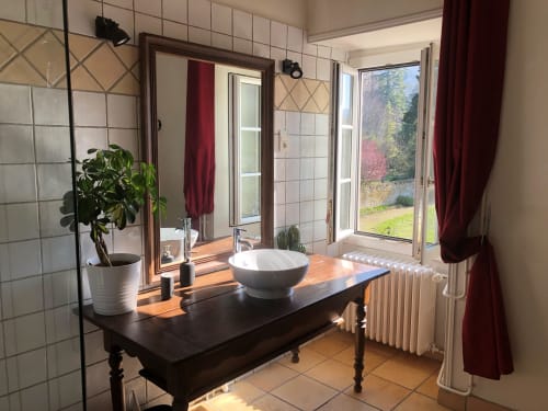 Salle de bain, chambre d'hôtes, Crémieux cité médiévale. 