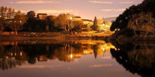 Le Lac de besse sur issole la nuit
