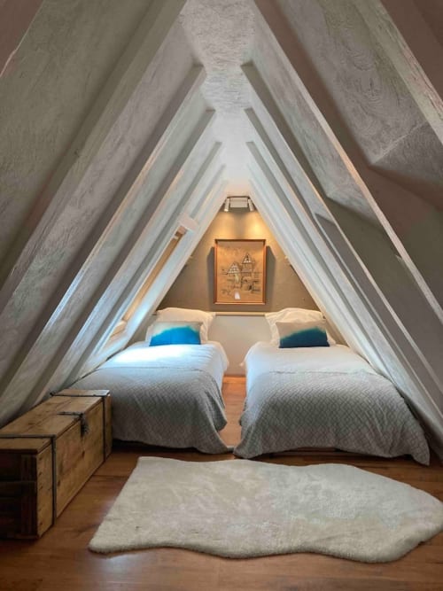 A room in the attic of an authentic alsacian house, the gîte du Cocher cottage, Le Clos d'Azel.