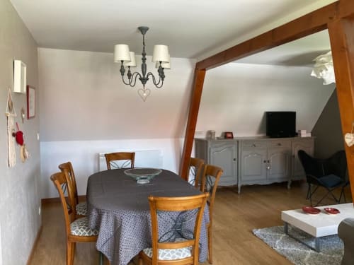 Large, convivial table for your meals in the Gîte du Cocher, Le Clos d’Azel near Obernai and Barr.