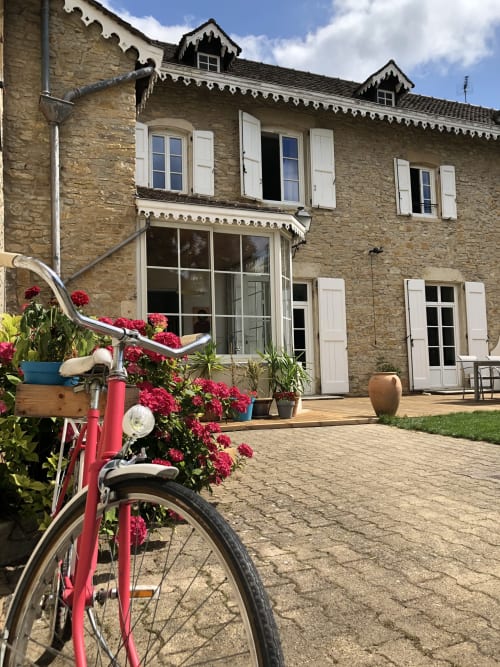 Façade extérieure, vélo, décoration extérieure. 