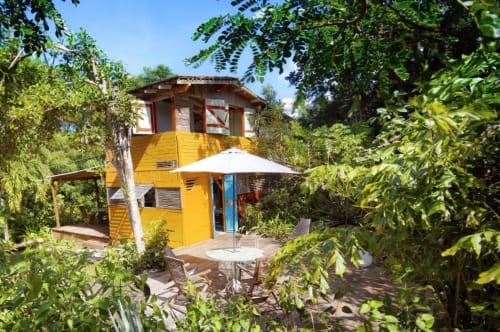 Gites en pleine nature ,écolodge,Habitation créole  de 2 à 4 personnes ,maison d'artiste- Guadeloupe -autonomie eau électricité,gites autonomes, Esprit Caraibe