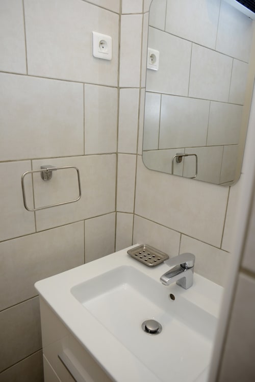 Salle de bain - Appartement Sanary-sur-mer - Location de vacances - Vue sur le port - Appartement Beauport - Origan