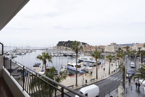 Balcon - Appartement Sanary-sur-mer - Location de vacances - Vue sur le port - Appartement Beauport - Origan