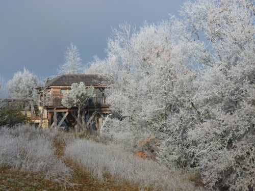 Cabane sous la neige - Les Insolites du Périgord