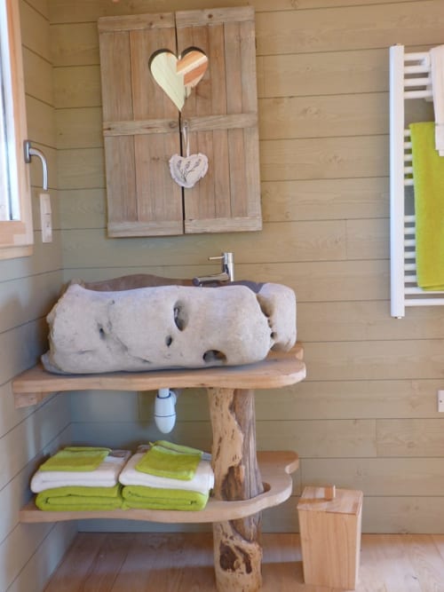 Hébergement cabane avec salle de bain - Salignac Eyvigues | Les Insolites du Périgord