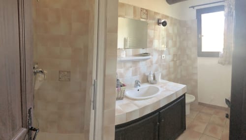 Maison de vacances à louer - aevc salle de bain - Provence | Gîte le Pimayon