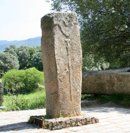 voir site préhistorique de filitosa - vacances corse - corse tourisme - Maison d'hôte Ajaccio - Perula di Machja - Alata Corse