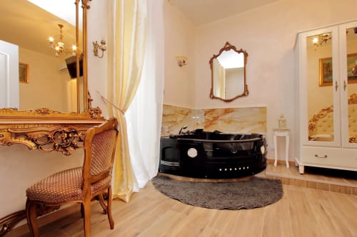 Camera matrimoniale deluxe di Just Chilling Suite, per soggiorni in famiglia o coppia, camera matrimoniale con vasca idromassaggio in centro a Roma