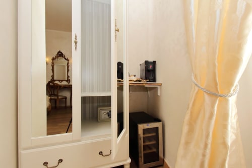 Camera matrimoniale superior con vista di Just Chilling Suite, per soggiorni in coppia con bagno privato, in centro a Roma