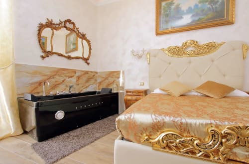 Suite con vasca idromassaggio di Just Chilling Suite, per soggiorni in coppia con bagno privato, in centro a Roma