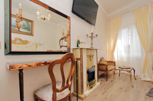 Suite con vasca idromassaggio di Just Chilling Suite, per soggiorni in coppia con bagno privato, in centro a Roma