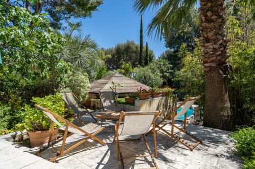 Terrasse et jardin du rez-de-chaussée avec accès piscine