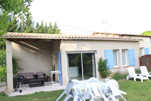 Façade du T4 - Lubéron | Gîtes le Pimayon