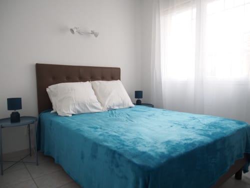 L’appartement Bell’Mar, chambre pour deux personnes. 