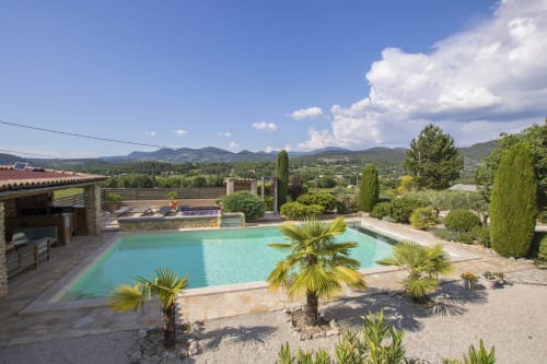 Piscine et solarium du Lit Qui Danse en Drôme provençale
