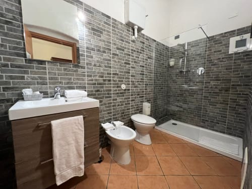 Camera matrimoniale | Virginia Rooms Genova - camere con bagno privato e parcheggio privato in centro a Genova