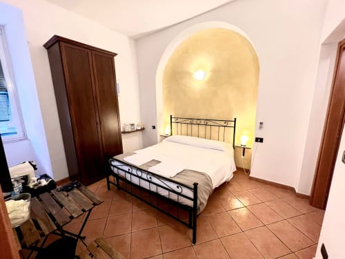 Camera matrimoniale | Virginia Rooms Genova - camere e parcheggio privato in centro a Genova