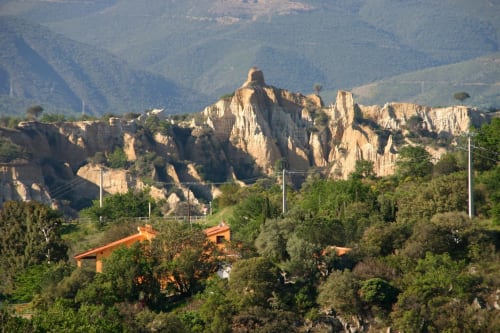 Propriété face aux Orgues d'Ille-sur-Têt - Gîtes vacances - Séjour nature - Pyrénées Orientales