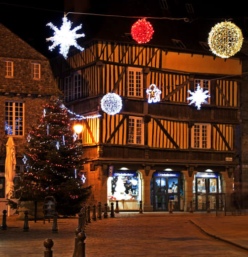 Dinan at Christmas time, Brittany, Au fil de l'eau.