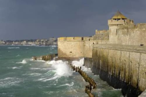 Saint-Malo, Au fil de l'eau rental, stay rental Dinan, accommodation, Brittany, Au fil de l'eau.
