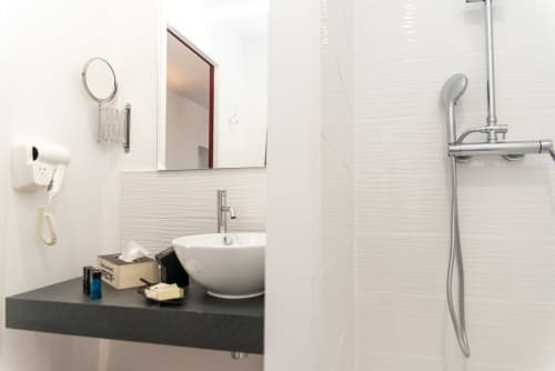 Chambre double avec douche | Domaine de la Briandais - Missillac