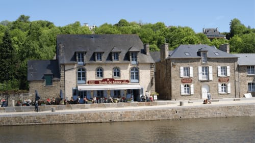 Façade accommodation, Au fil de l'eau, stay rental Dinan, accommodation, Brittany.