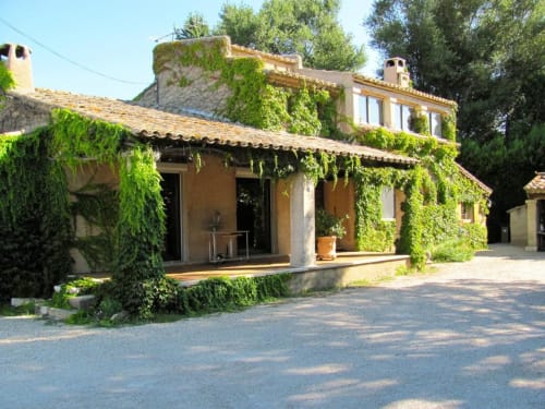Façade du Mas d'Ange en provence, Luberon.