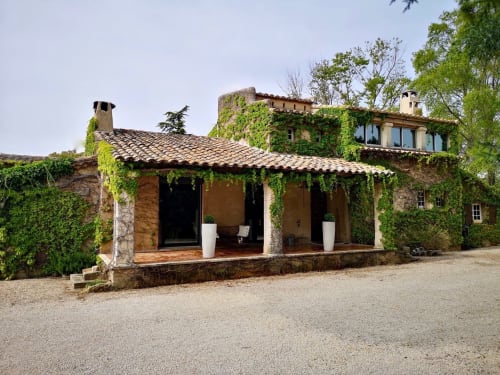 Façade extérieur, vue d'ensemble logement, Mas d'Ange en provence, Luberon.