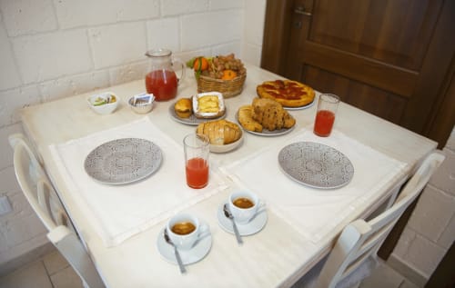 B&B Magraví, trullo in pietra, tra natura e storia, con colazione. Si trova tra Alberobello e Martina Franca.