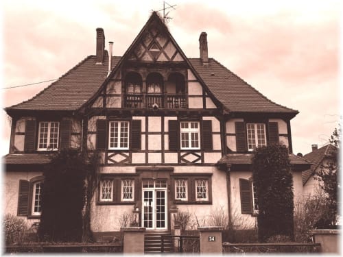 Manoir traditionnel à colombages pour cette maison d’hôtes appelée Le Clos d'Azel située en Alsace, France 