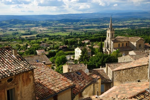 Vue depuis un village, Visite dans le Luberon, promenade aux alentours, Mas d'Ange en Provence.