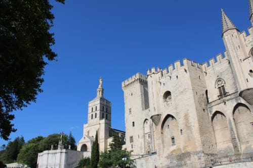 Festival d'Avignon, sortie aux alentours du Mas d'Ange en provence. Découvrir la provence en montgolfière. 