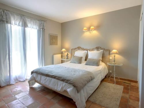 Spacieuse chambre - Lit double - La Bastide du Bouchou - Six-Four-les-Plages