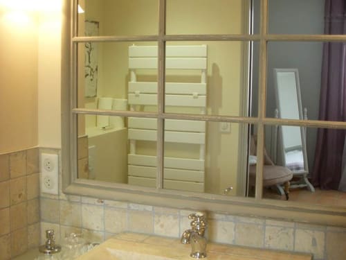 Miroir salle de bain - La Bastide du Bouchou - Six-Four-les-Plages
