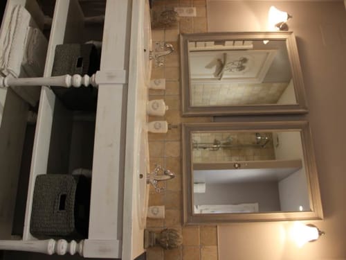 Salle de bain double vasque - La Bastide du Bouchou - Six-Four-les-Plages