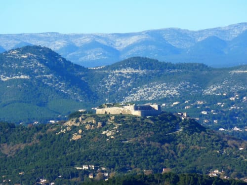 Vue du Fort de Six Fours les Plages - Massifs du Var - La Bastide du Bouchou
