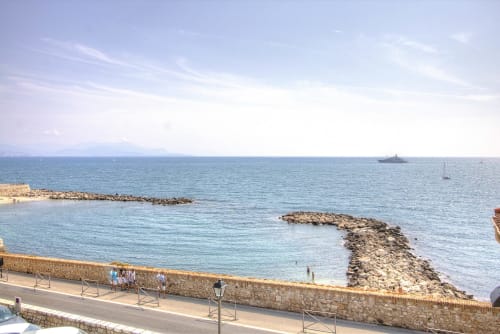 Les Remparts Antibes - Location saisonnière de vacances - Côte d'Azur - Appartement deux-pièces Onyx - vue mer
