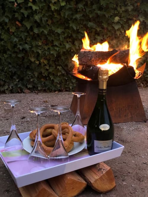 Aperitif beim Feuer