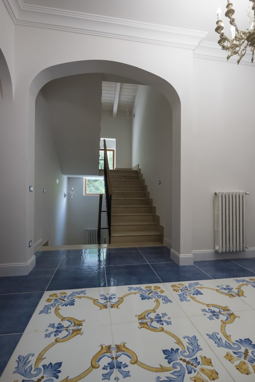 B&B Villa Alemi | Camera 'A Chiazza Granne. Luminosa e spaziosa camera quadrupla, con bagno privato e terrazza sul giardino. Dotata di Wifi, Tv, vista, scrivania, noleggio bici, colazione inclusa.