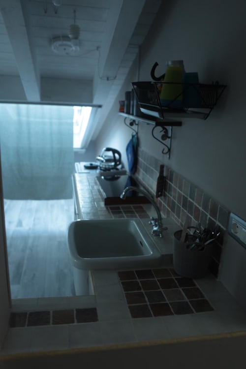 B&B Villa Alemi | Appartamento Mansarda con cucina, sala e divano letto. Stanza doppia e matrimoniale. Dotata di Wifi, Tv, scrivania, noleggio bici, colazione inclusa.