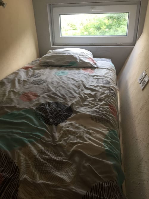  Tonneaux le Rosaire et le Bréhat couchage enfant en mode cabine de bateau