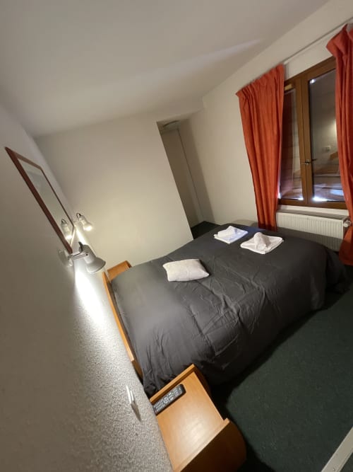 Chambre double, Le Campcardos, hôtel restaurant, auberge de Porta, Pyrénées, France