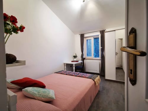 Luna | Corte Buenavista - camera matrimoniale con letti singoli per 4 persone. Sala e bagno privato. Cucina, macchina del caffè, Wifi, piscina.